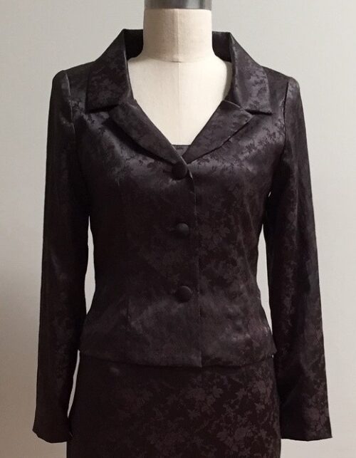 Fitted jacket for evening